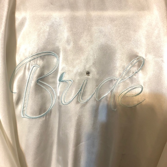 Bride Robe - Picture 4 of 4
